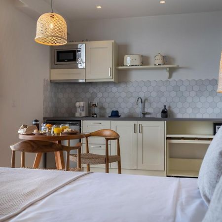 לואורדטה Thea Beachfront Suites In Lourdas Beach מראה חיצוני תמונה