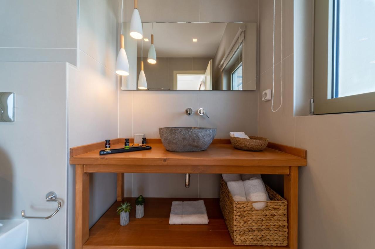 לואורדטה Thea Beachfront Suites In Lourdas Beach מראה חיצוני תמונה